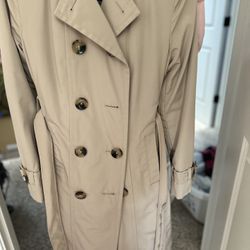 Woman’s Trench Coat, Size 4P