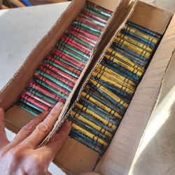 1200 Count Crayons