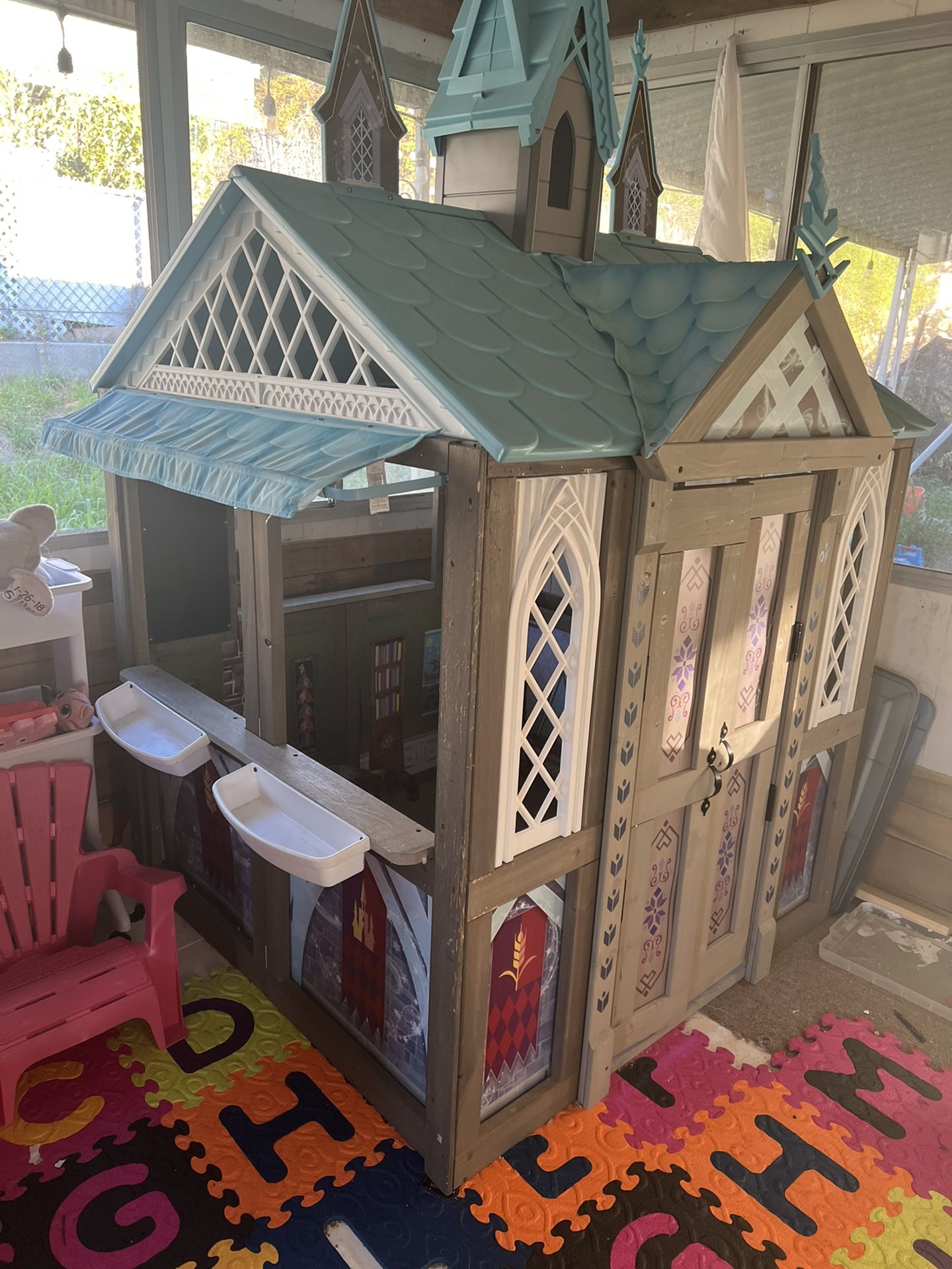 Frozen Castle Wooden Playhouse