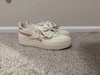 Women’s Reebok Sneakers Size 10