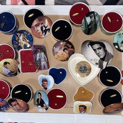 Elvis Music Box’s I 1 Jewelry heart Box , Also A umbrella Elvis 1957 concert Plus collectible plates