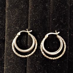 925 Sterling Silver Triple Loop Earrings 