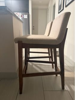 BAR STOOL