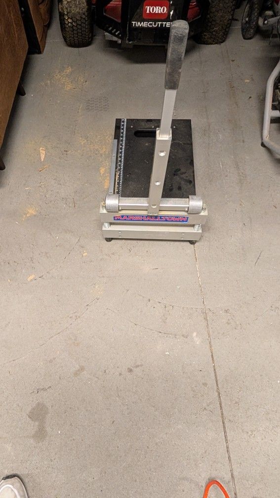 MARSHALLTOWN Ultra-Lite Flooring Cutter