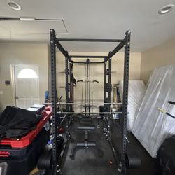 Complete Home Gym Setup – Power Rack, Plates, Bench, Lat Pulldown