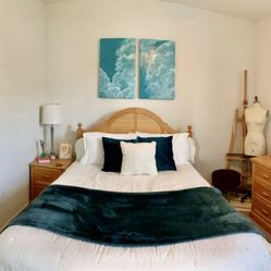 Bedroom set - Queen Bed, bed frame, headboard, mattress, box, nightstand, vanity/ Dresser and lamp