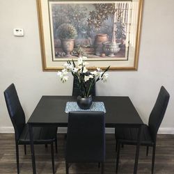 Like New Black Kitchen Dining Table Set With 4 Leather Chairs 