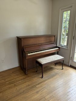 🚨 Gulbransen Upright Piano ($4k OBO)