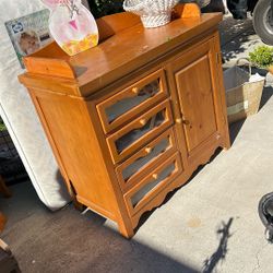 Matching Hardwood Crib And Changing Table Set