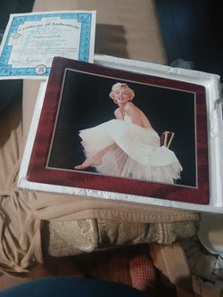 Marilyn Monroe Ruby Kisses Rare Limited Edition plate