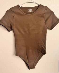 OQQ Brown Short Sleeve One Piece Bodysuit Solid Opaque Women's Size S