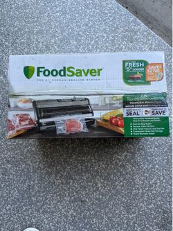 FoodSaver Automatic Vacuum Sealing System - Brand New