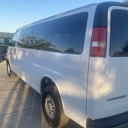 2008 Chevy 3500 Extended Express