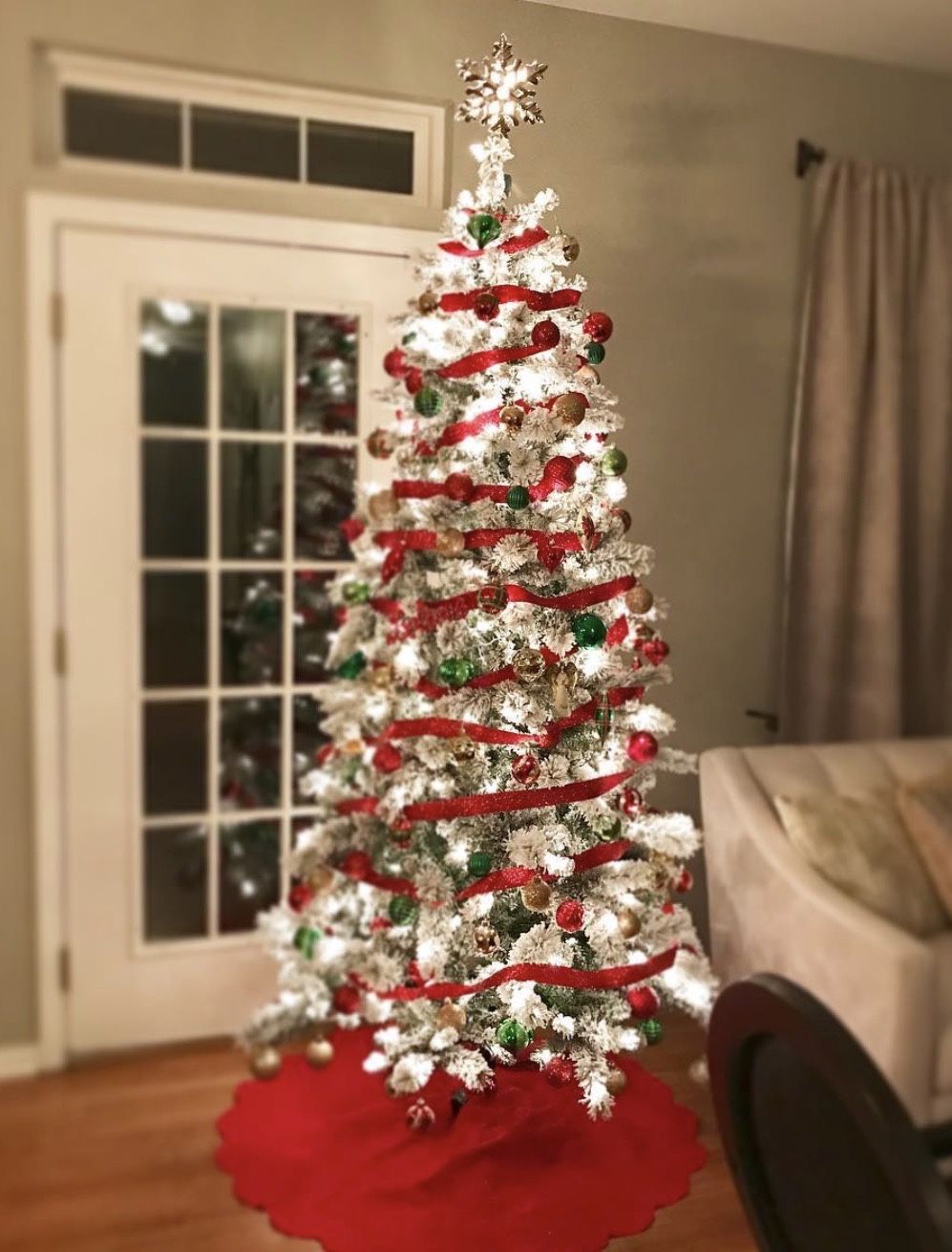 Pre-lit Vermont Flocked Pine Tree