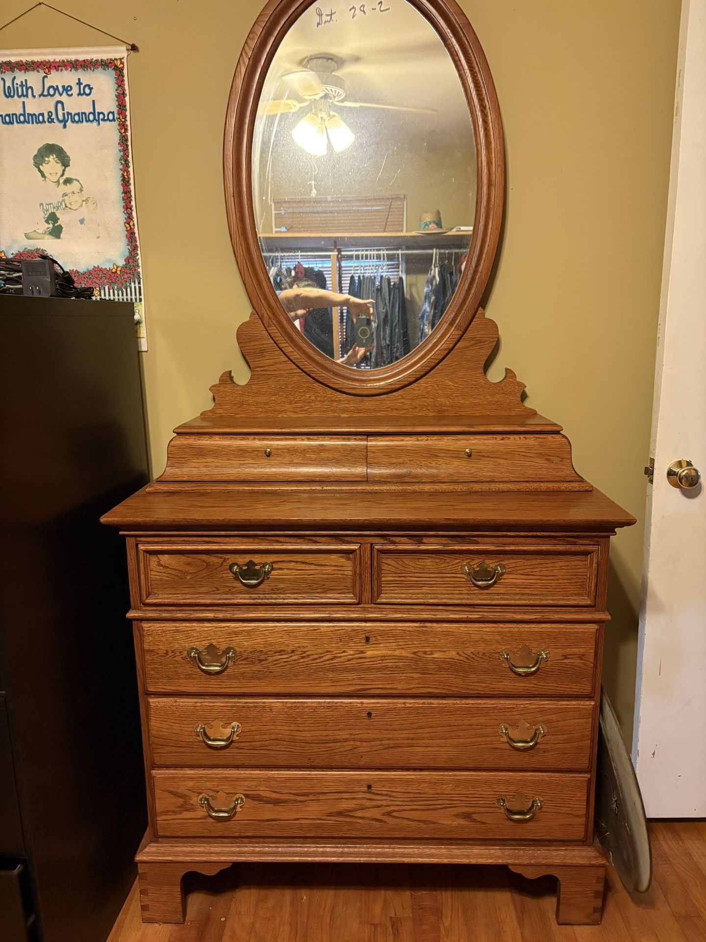 Dresser With Mirror