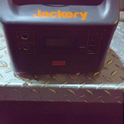 Jackery Explorer 160