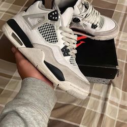 Jordan 4