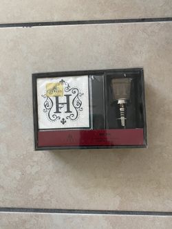 Wine stopper & napkins with H etched on them
