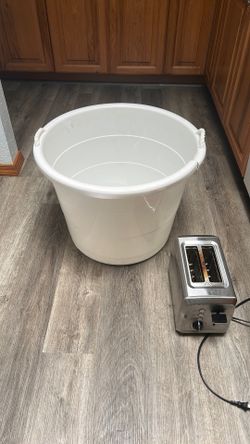 Free large white basket