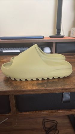 adidas Yeezy Slide "Resin