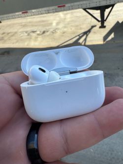 AirPods Pro 2 case with left AirPod only