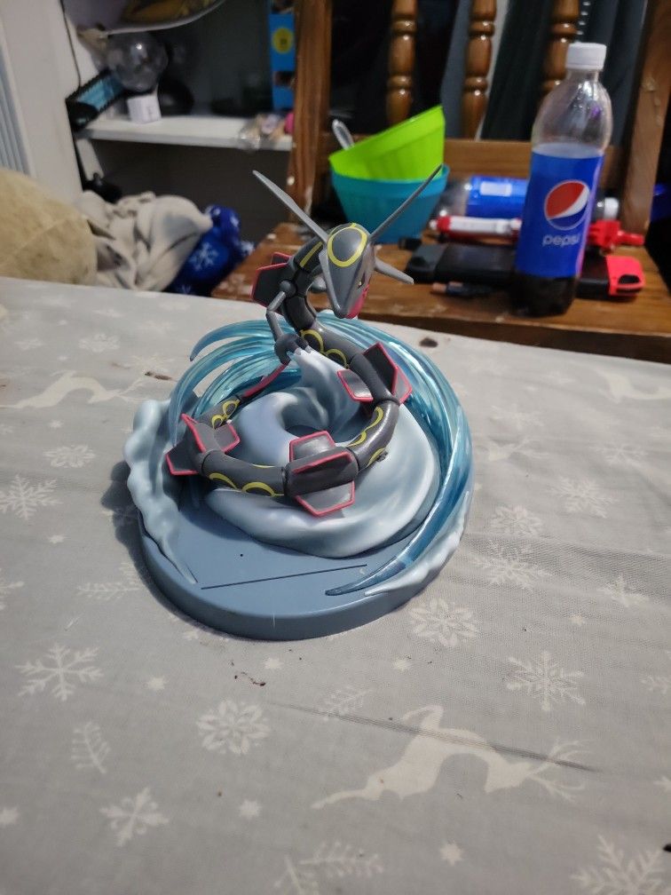 Shiny Rayquaza Card Holder statues