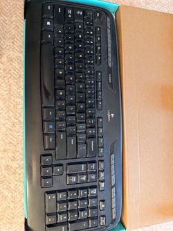 COMPUTER KEYBOARD WITH WIRELESS MOUSE