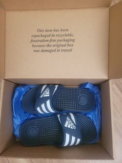 NEW IN BOX ADIDAS NAVY/WHITE STRIPES ADISSAGE SLIDES Size 8