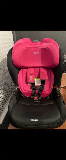 Britax Poplar Convertible Car Seat in Magenta Onyx is a 2-in-1 slim-design car seat featuring a vibrant magenta fabric