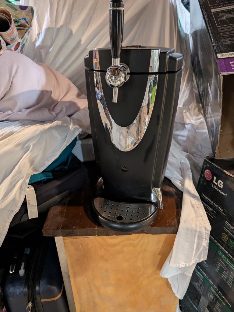 Igloo 5L Kegerator Rarely Used