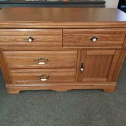 Dresser