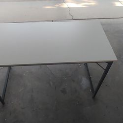 Desk With Black Legs And White Top