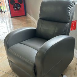  Brand New Reclinable Chair Electric 