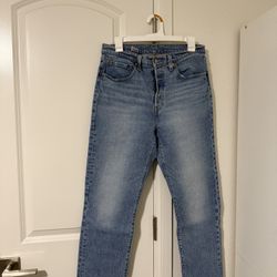 women’s levi’s 