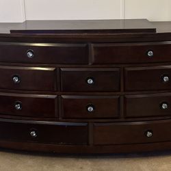 Dresser With Diamond Knobs