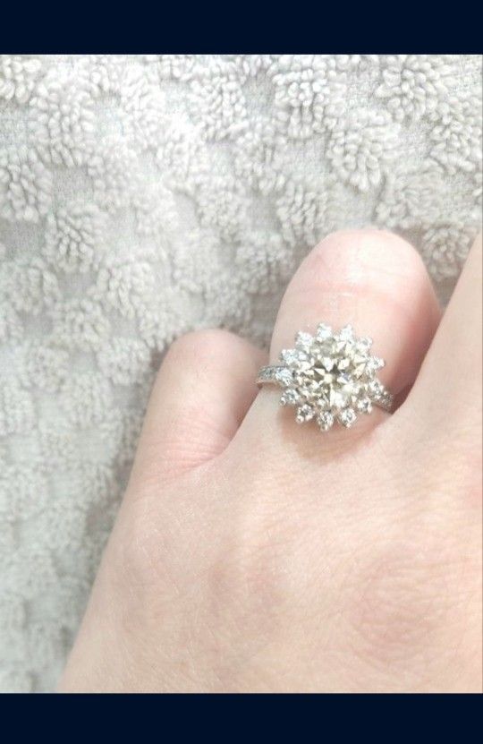 DIAMOND Engagement Ring