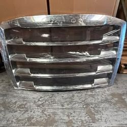 LV-8683E Freightliner 2018+ Cascadia Hood Grille W/Bug Screen