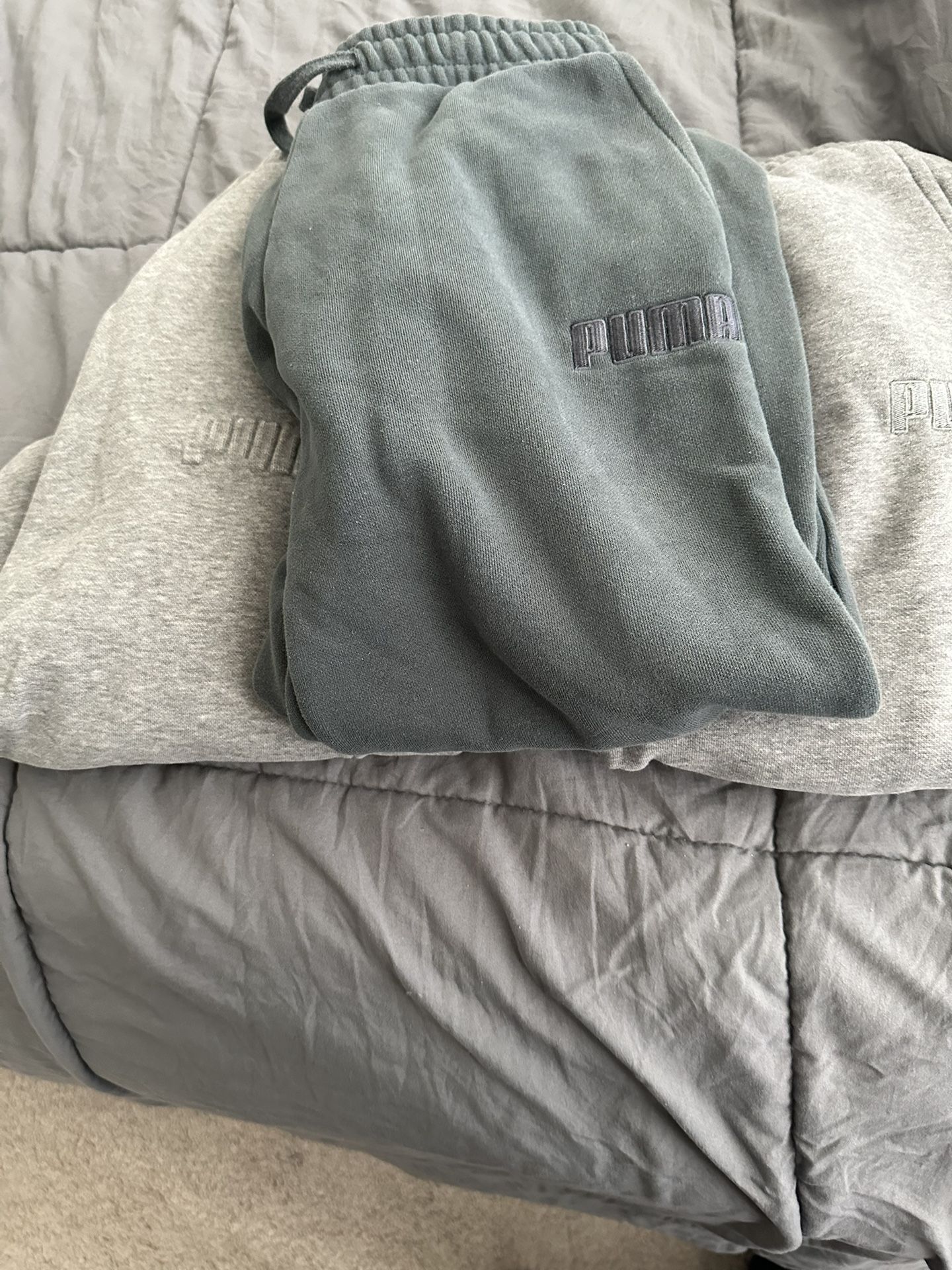 3 Pair Men’s Medium Puma Sweatpants