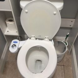 Clean Toilet In Good Condition 