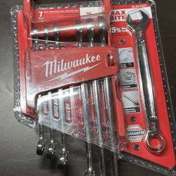 Milwaukee 48-22-9407 - 7-Piece SAE 12-Point Straight Head Combination Wrench Set with Storage Tray 