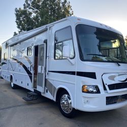2008 Outlaw Toterhome/motorhome