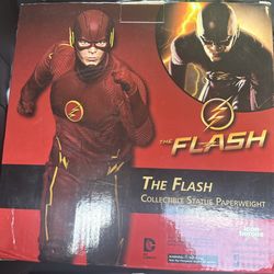 The Flash Statue Paperweight  Dc Comics Scarlet Speedster 