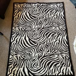 4’x6’ Never Used Zebra Print Throw. 