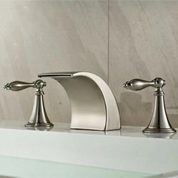 Widespread 2-handle Bathroom Faucet A61 N $40