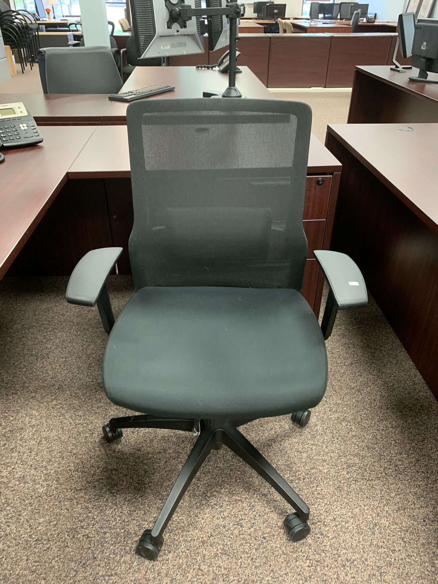 Mesh office chair with lumbar support