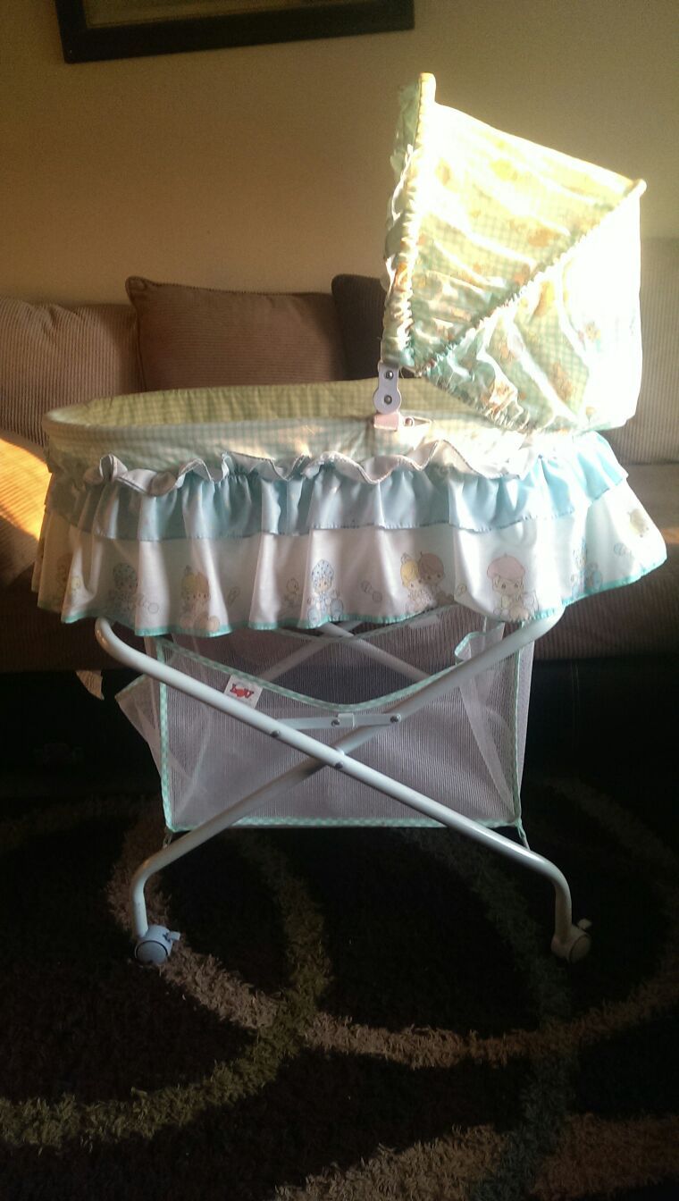 Precious Moments Baby Bassinet