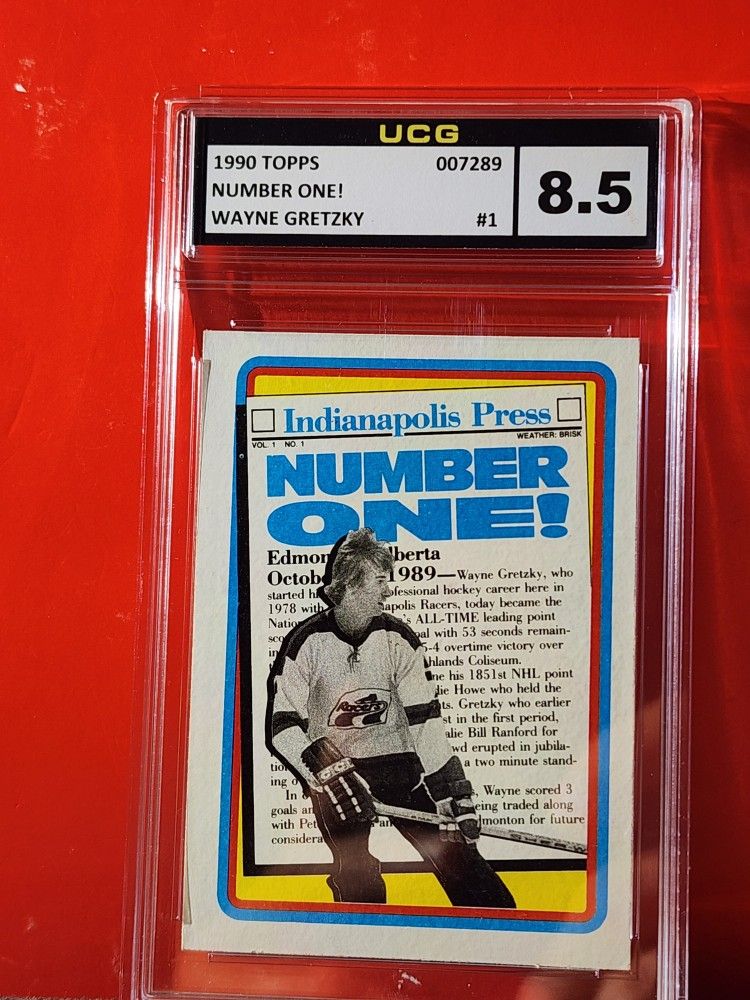 1990 TOPPS #1 Wayne Gretzky Number One HOF UCG NM-MT+ 8.5