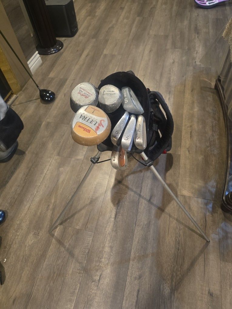 GOLF  CLUBS  WITH  STANDBAG (8 CLUBS )J JUNIOR FLEX 