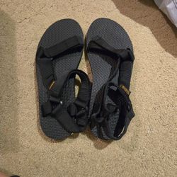 NWB Teva Universal Sandals Size 9