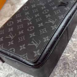 Louis Vuitton District PM Messenger Bag